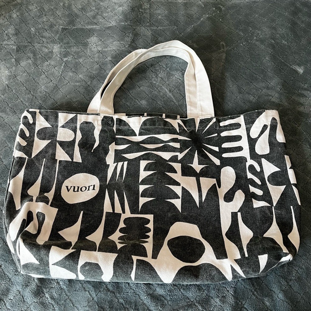 Vuori Canvas Tote Bag Faded Green Cream Geometric Abstract Print Recycled Cotton